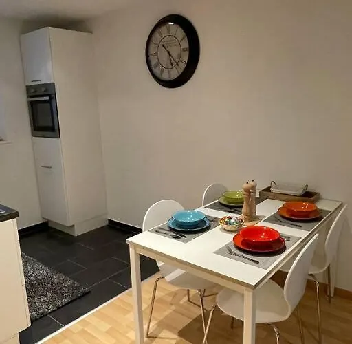Gemuetliche An Bester Lage Im Kreis 4 Apartman