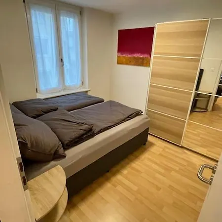 Gemuetliche An Bester Lage Im Kreis 4 Zürich